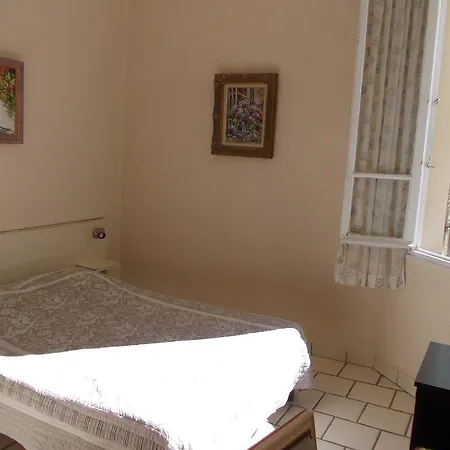 L'oursin Hotel 2*